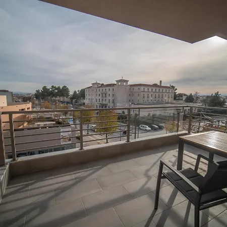 Smart Appartments εe * Larissa